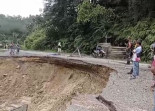 Putus Akibat Amblas, Jalan Lintas Nasional di Kuansing Buka Tutup