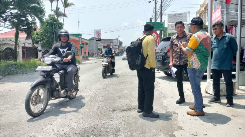 Akan Perbaiki Jalan Suka Karya Usai Lebaran, Plt Kadis PUPR Pekanbaru Tinjau Lokasi