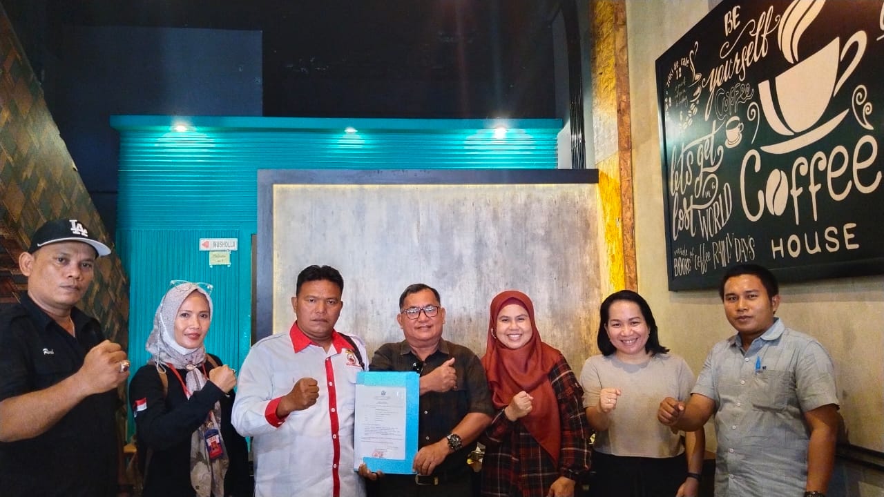 Ketua DPD PJS Riau Serahkan Mandat Pembentukan DPC PJS Pelalawan