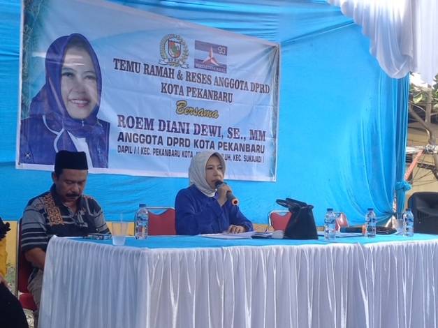 Reses Anggota DPRD Pekanbaru Roem Diana Dewi, Warga Curhat Soal Banjir