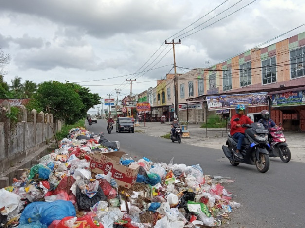 DPRD Sorot Pergantian Sekretaris DLHK Pekanbaru Dimasa 'Injury Time' Lelang Pengangkutan Sampah
