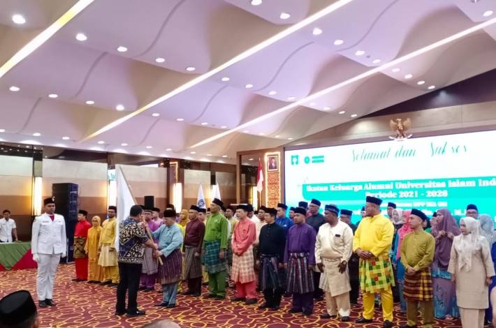 Resmi Lantik Pengurus DPW Riau IKA UII, Ketua MAg: Tunjukan Bisa Hadir di Tengah Masyarakat