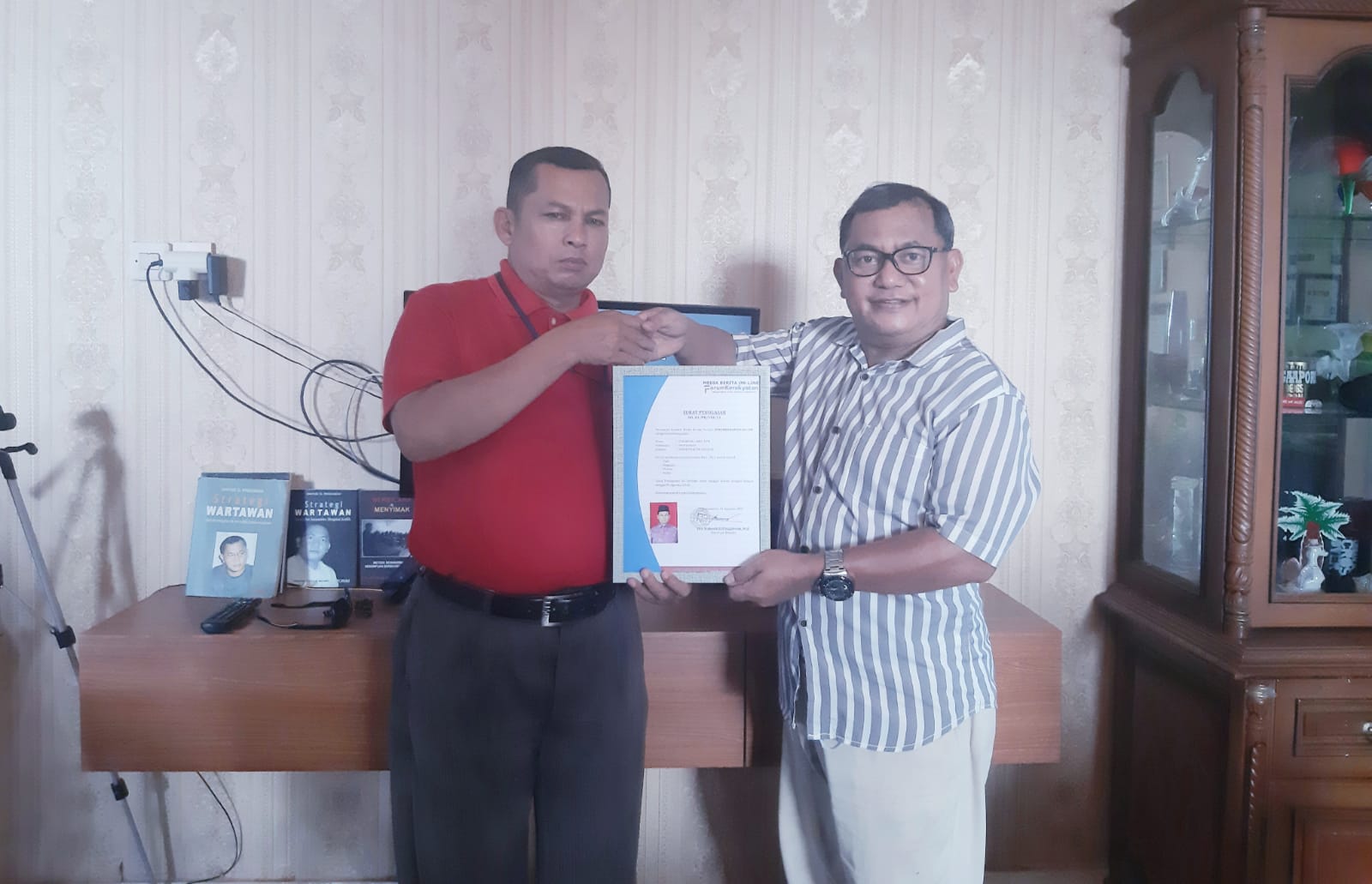 Syahrizal Arif, S.Pd Terima SK Koordinator Daerah Forum Kerakyatan