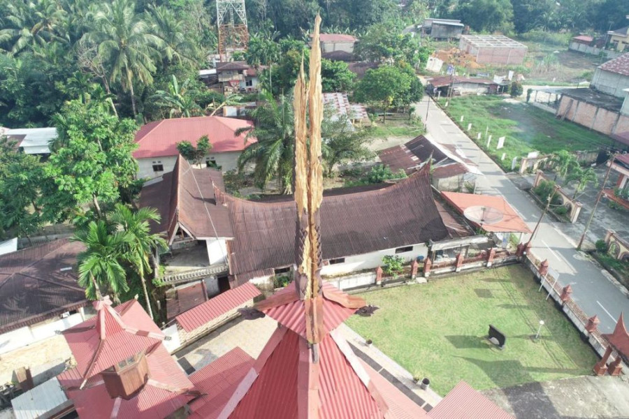 Cagar Budaya Masjid Jami’ Air Tiris Disambar Petir